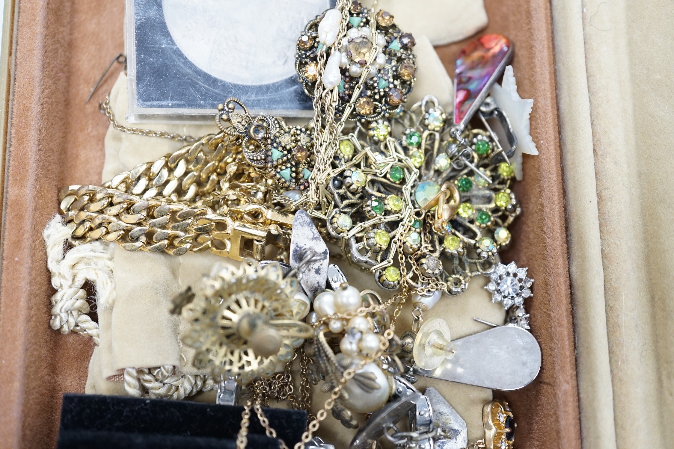 A modern 585 chain, 58cm, 6.6 grams, a 9ct gold and baroque pearl set necklace, 40cm, gross weight 4.3 grams and a quantity of assorted costume jewellery.